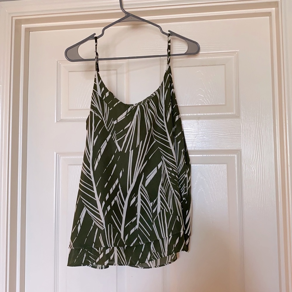 Leafy green flowy blouse